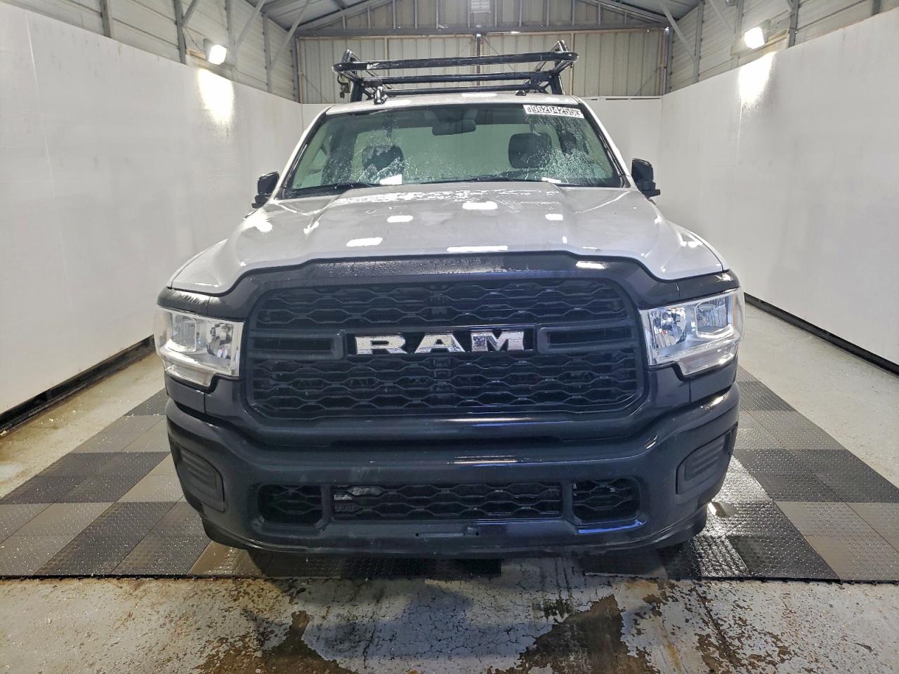 Ram 2500 Tradesman Image 3