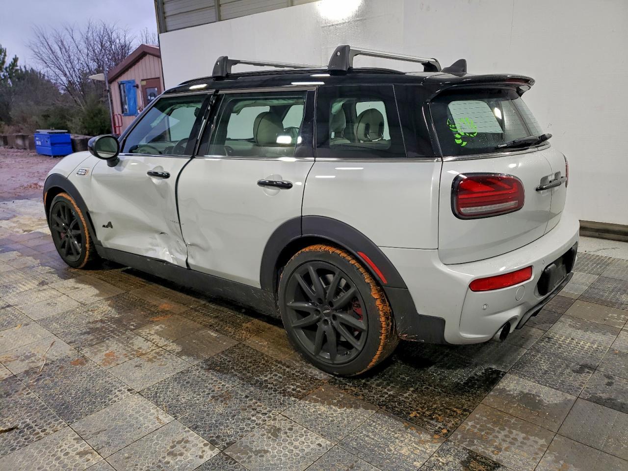 MINI Cooper John Cooper Works Clubman Image 2