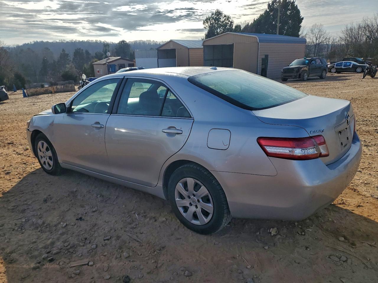 Toyota Camry Base Image 12
