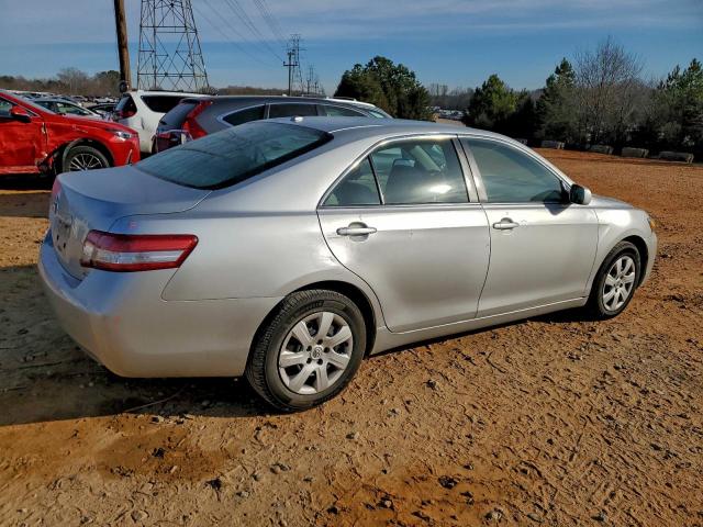 Toyota Camry Base Image 4