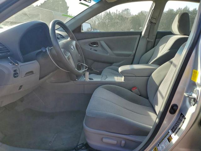 Toyota Camry Base Image 8