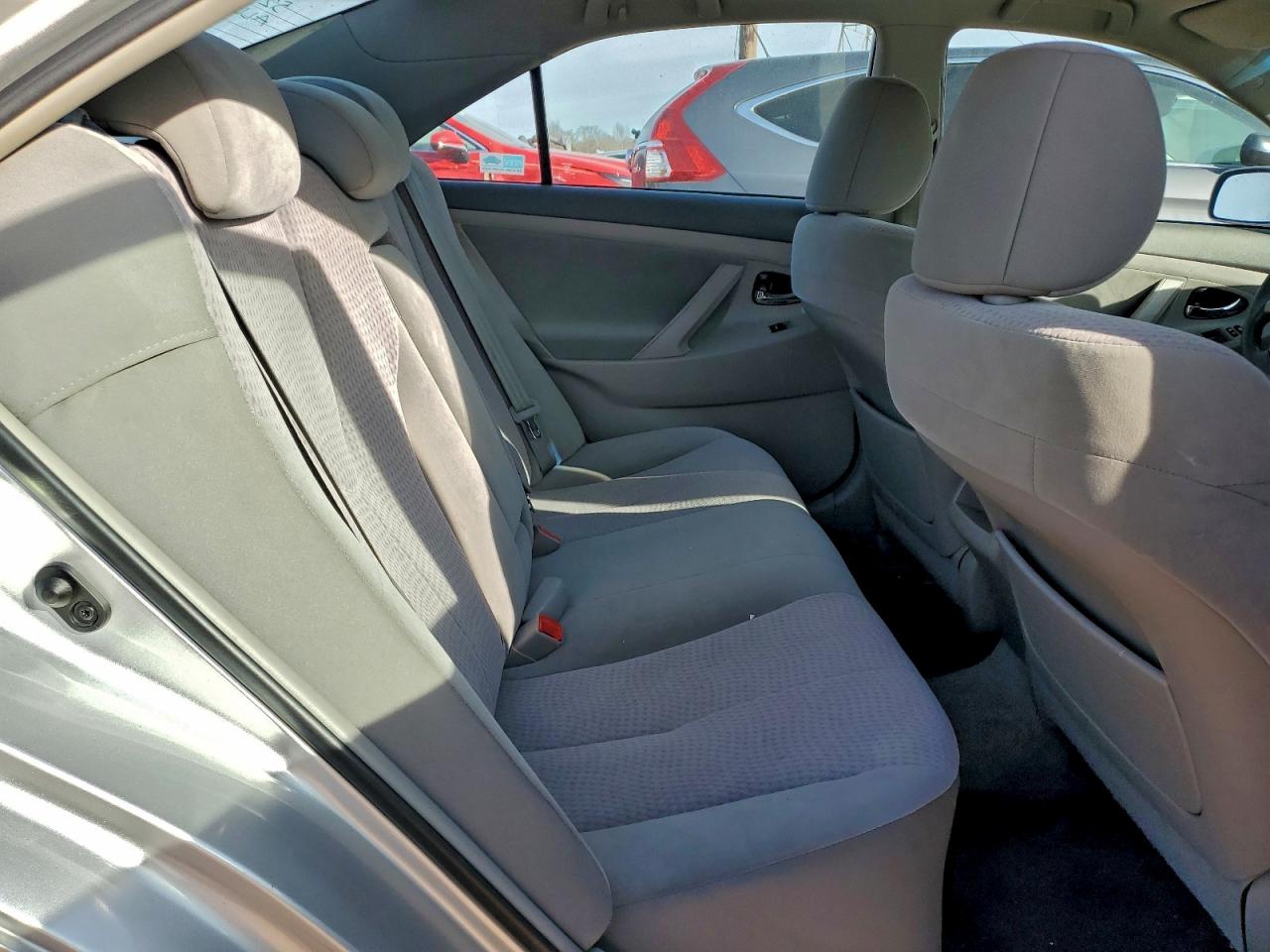Toyota Camry Base Image 7