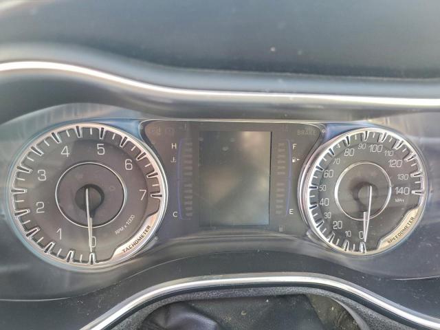 Chrysler 200 Limited Image 7