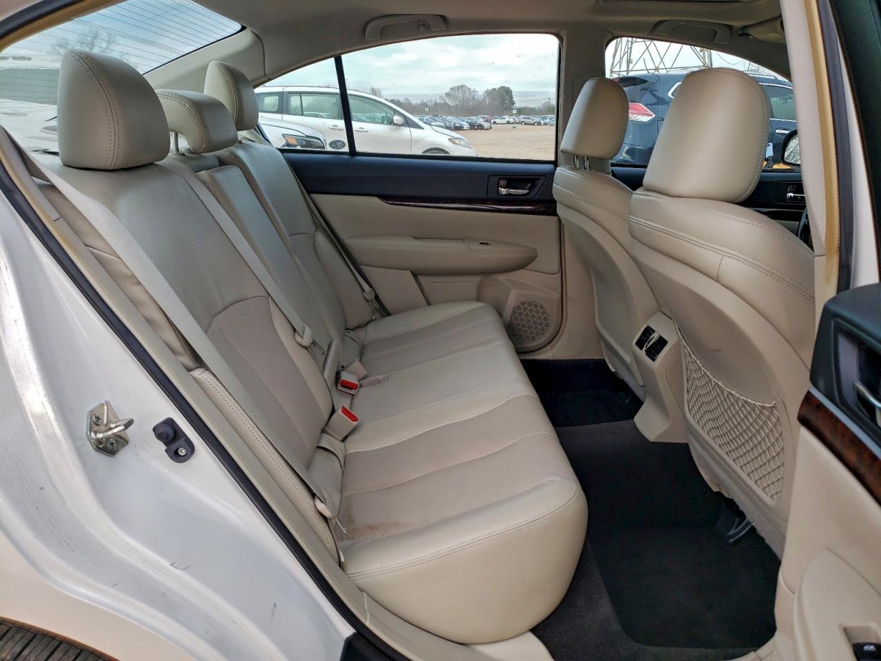 Subaru Legacy 2.5i Limited Image 11