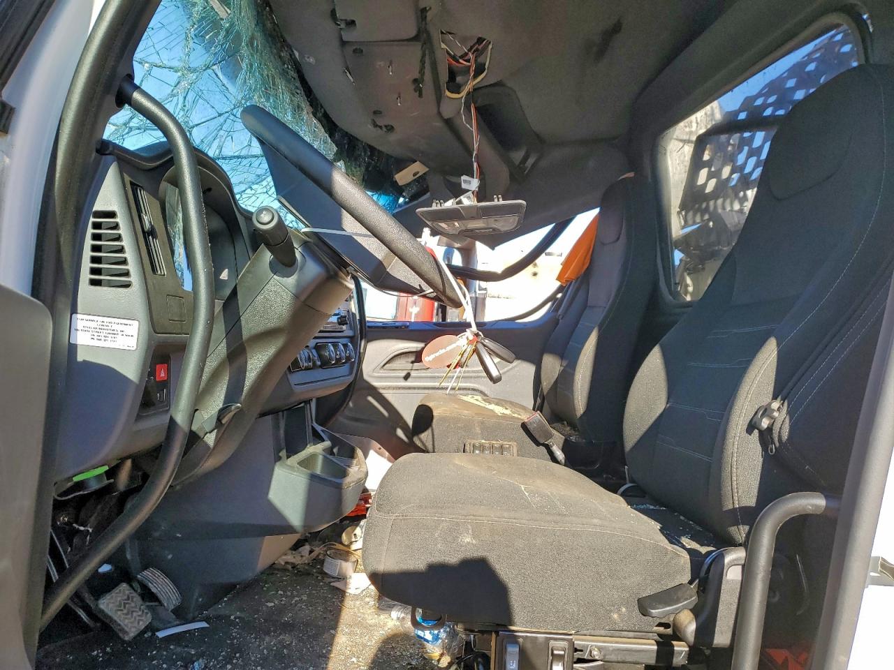 Peterbilt 536 Image 4