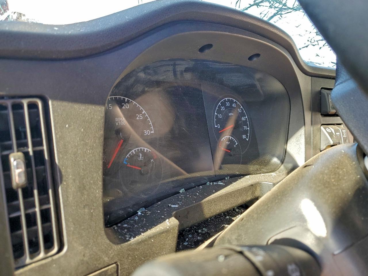 Peterbilt 536 Image 8