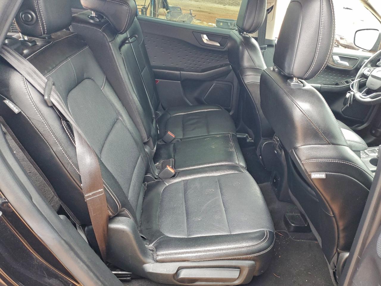 Ford Escape Titanium Image 9