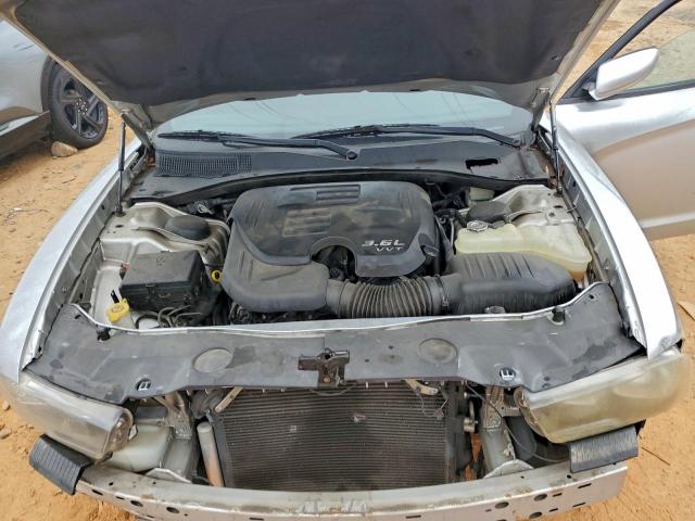 Dodge Charger Se Image 10