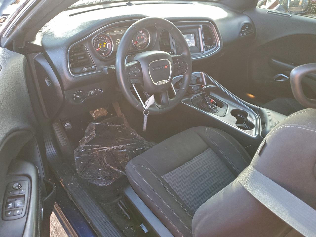 Dodge Challenger Sxt Image 4