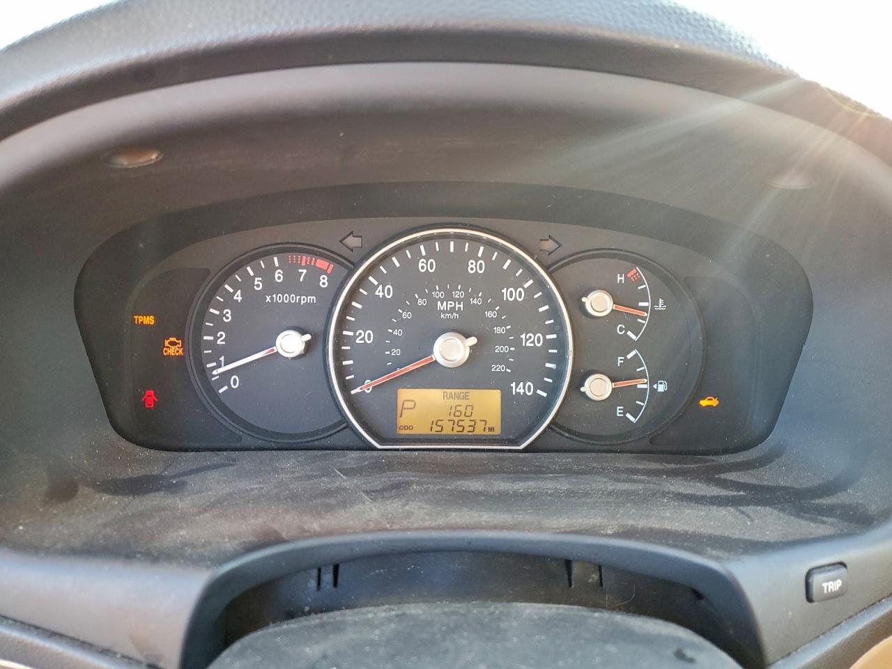 Kia Rondo Base Image 11